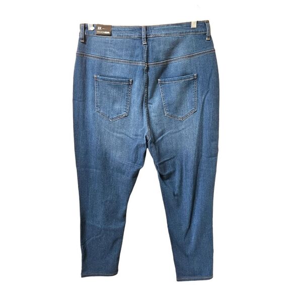 NWT Fashion Nova Plus Size Soft And Stretchy Distressed Jeans. - Picture 7 of 12